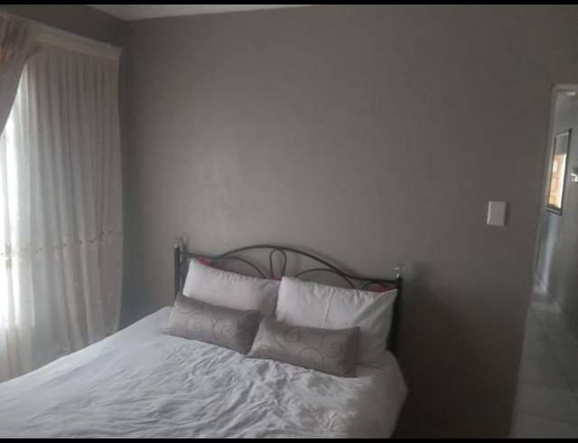 3 BEDROOM HOUSE FOR SALE IN NATURENA EXT 19